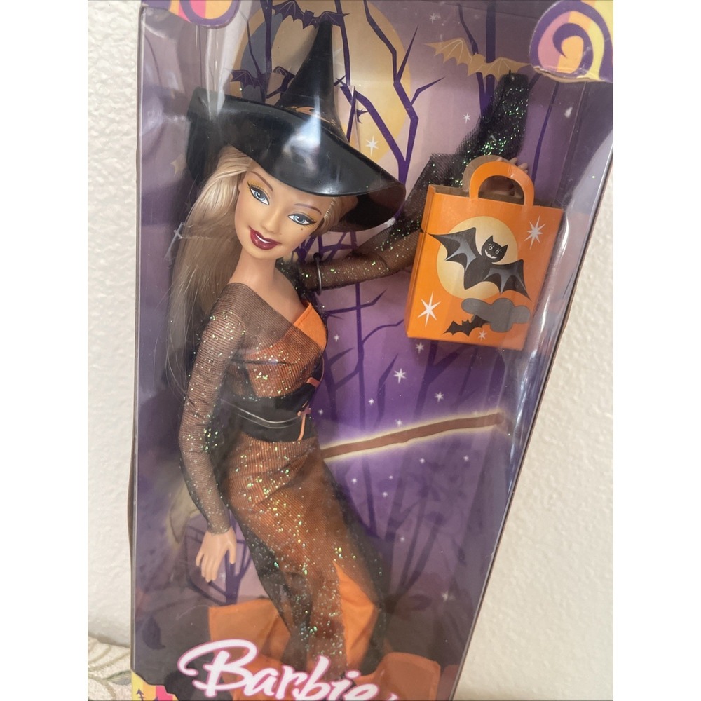 Barbie HALLOWEEN TRICK OR CHIC BARBIE Doll 2006 - Picture 9 of 9